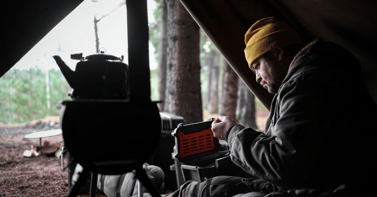 ULTIMATE CAMPING CASE: PERFECTLY BLENDING INTO THE CAMPING LIFESTYLE WITH CAMPING LIFETSYLE WITH MULTI-USE CAPABILITES 